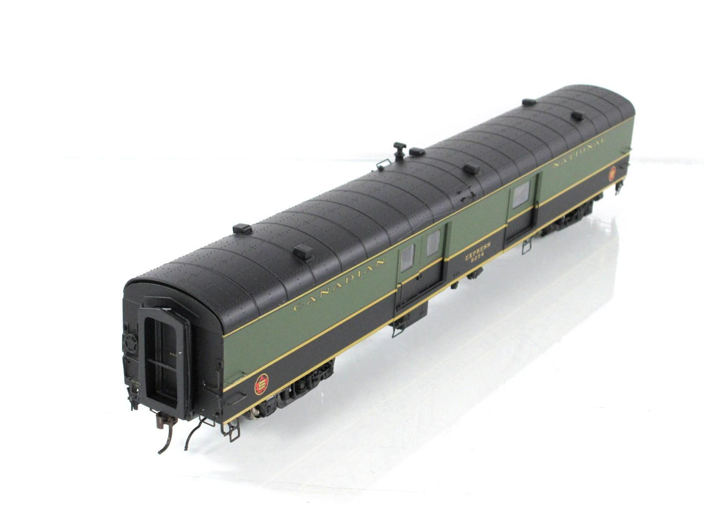 HO Scale ***CANADIAN NATIONAL*** Baggage Express #9234 -- Rapido 106016, Lighted
