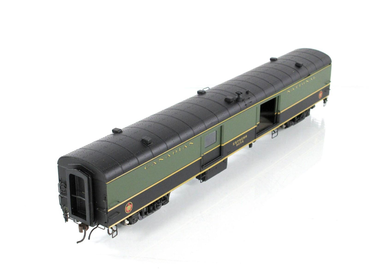 HO Scale ***CANADIAN NATIONAL*** Baggage Express #9234 -- Rapido 106016, Lighted