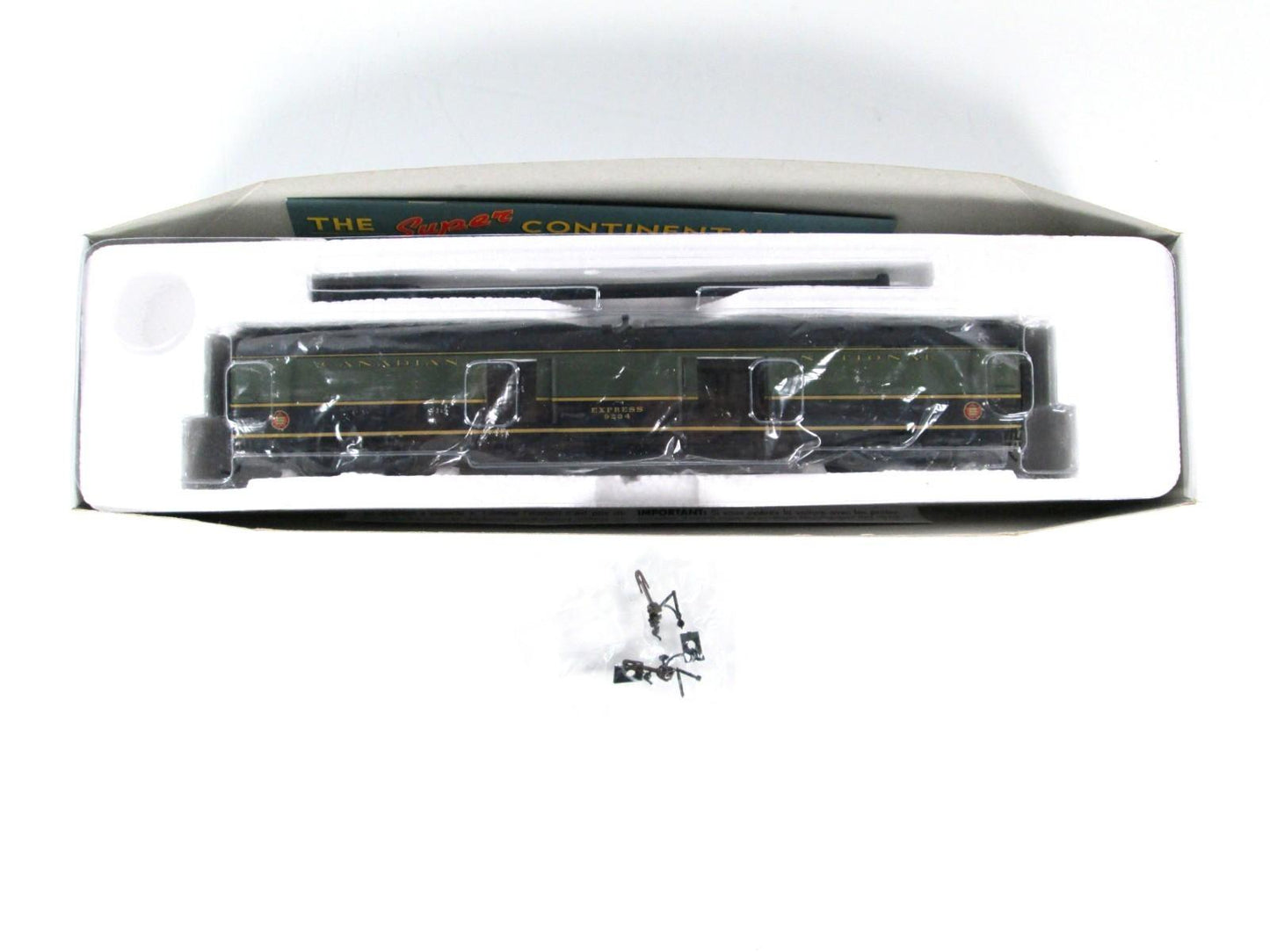 HO Scale ***CANADIAN NATIONAL*** Baggage Express #9234 -- Rapido 106016, Lighted