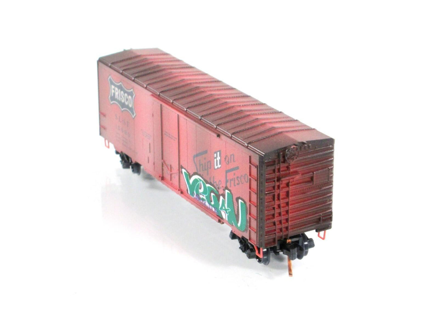 N Scale ***FRISCO*** Weathered & Graffiti Box Car #15090 - Micro Trains 07444090