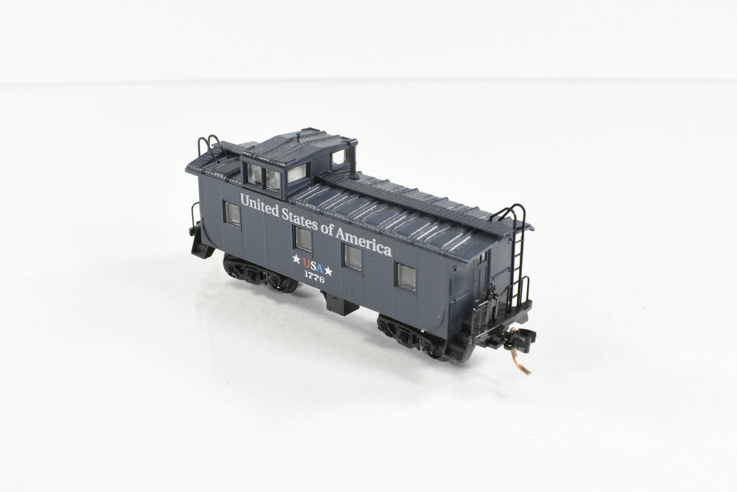 N Scale **USA Bicentennial** Patriotic Caboose 1776-1976 - Micro Trains 10000240