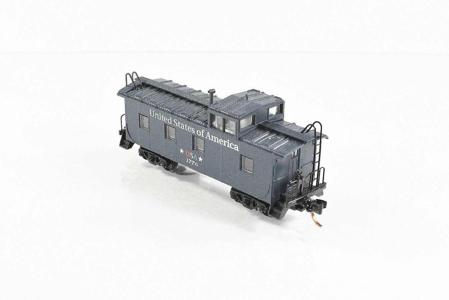 N Scale **USA Bicentennial** Patriotic Caboose 1776-1976 - Micro Trains 10000240