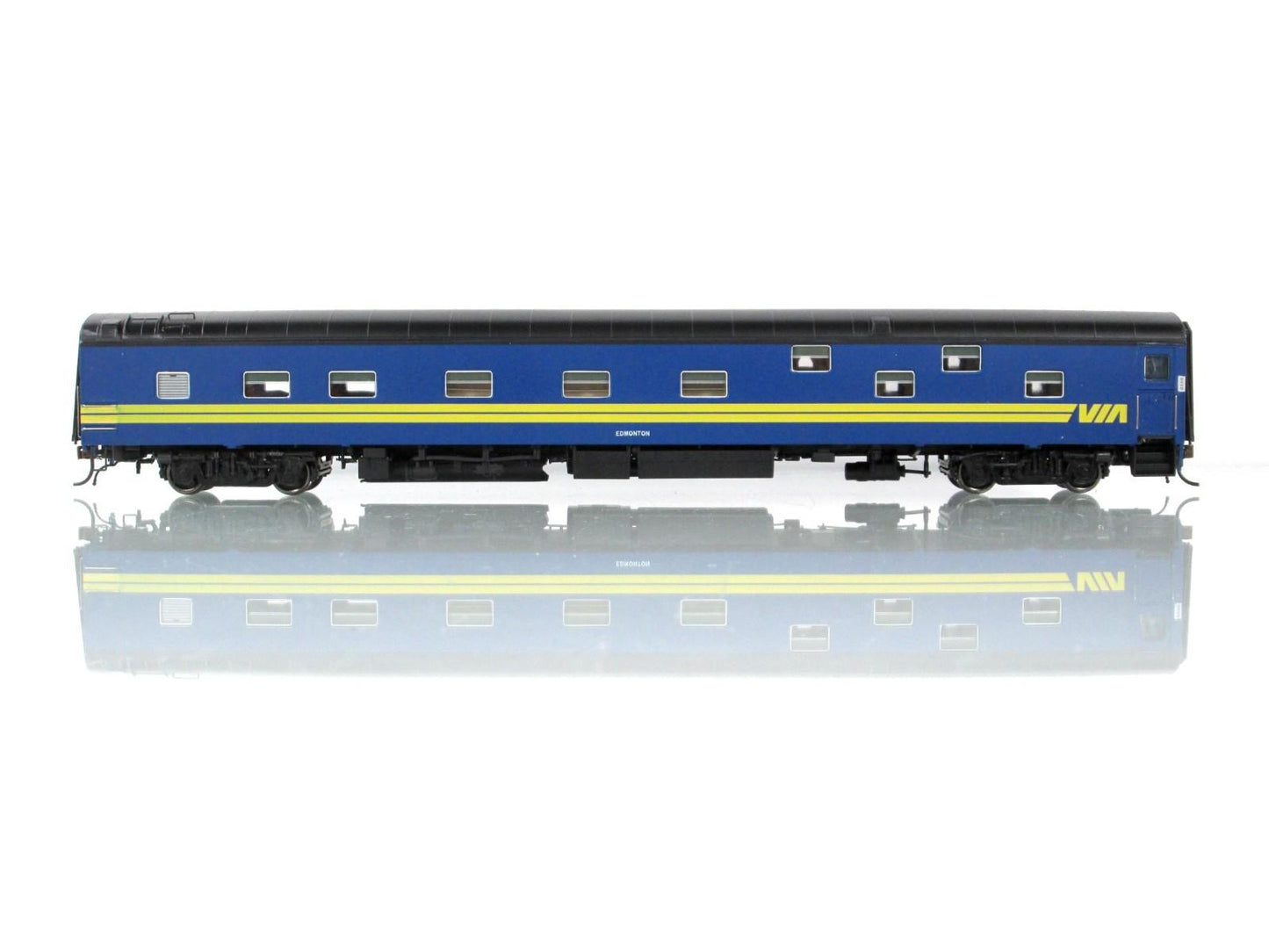 HO Scale ***VIA RAIL CANADA*** Sleeper *Edmonton* #1114 - Rapido 101002, Lighted