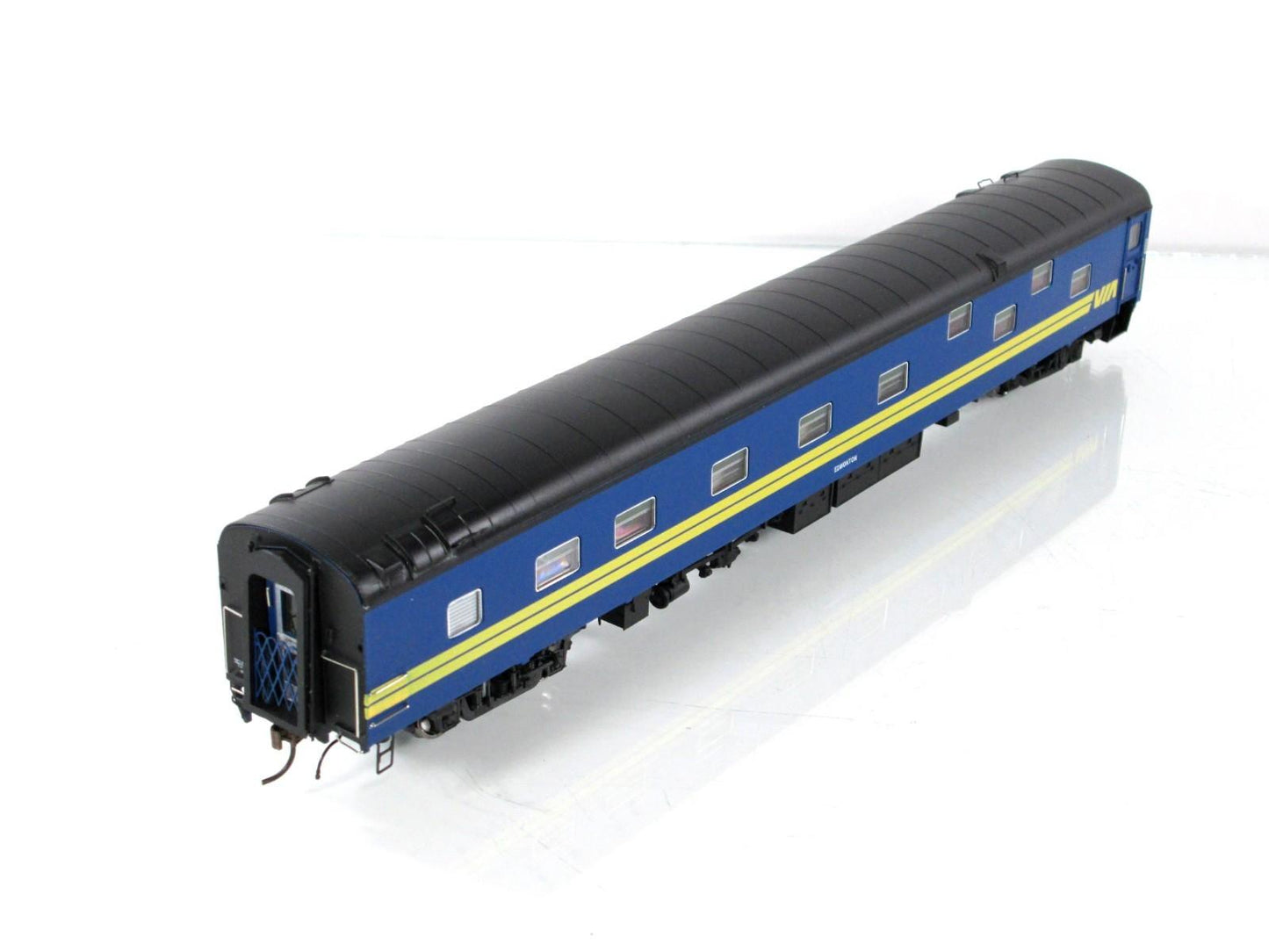 HO Scale ***VIA RAIL CANADA*** Sleeper *Edmonton* #1114 - Rapido 101002, Lighted