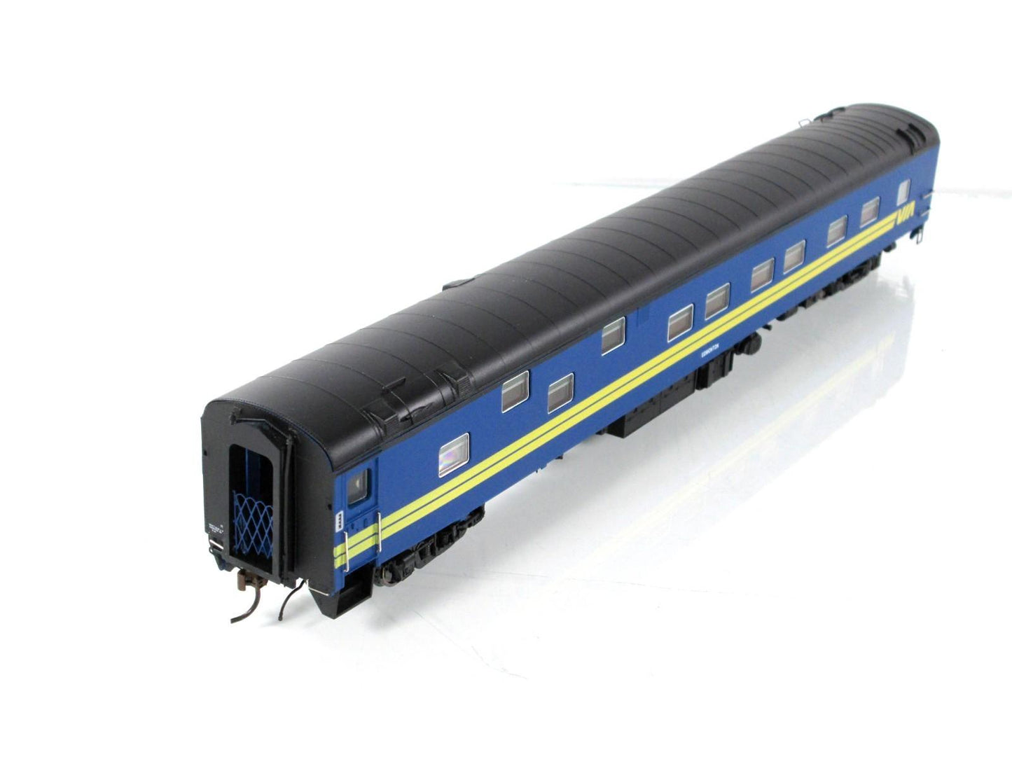HO Scale ***VIA RAIL CANADA*** Sleeper *Edmonton* #1114 - Rapido 101002, Lighted