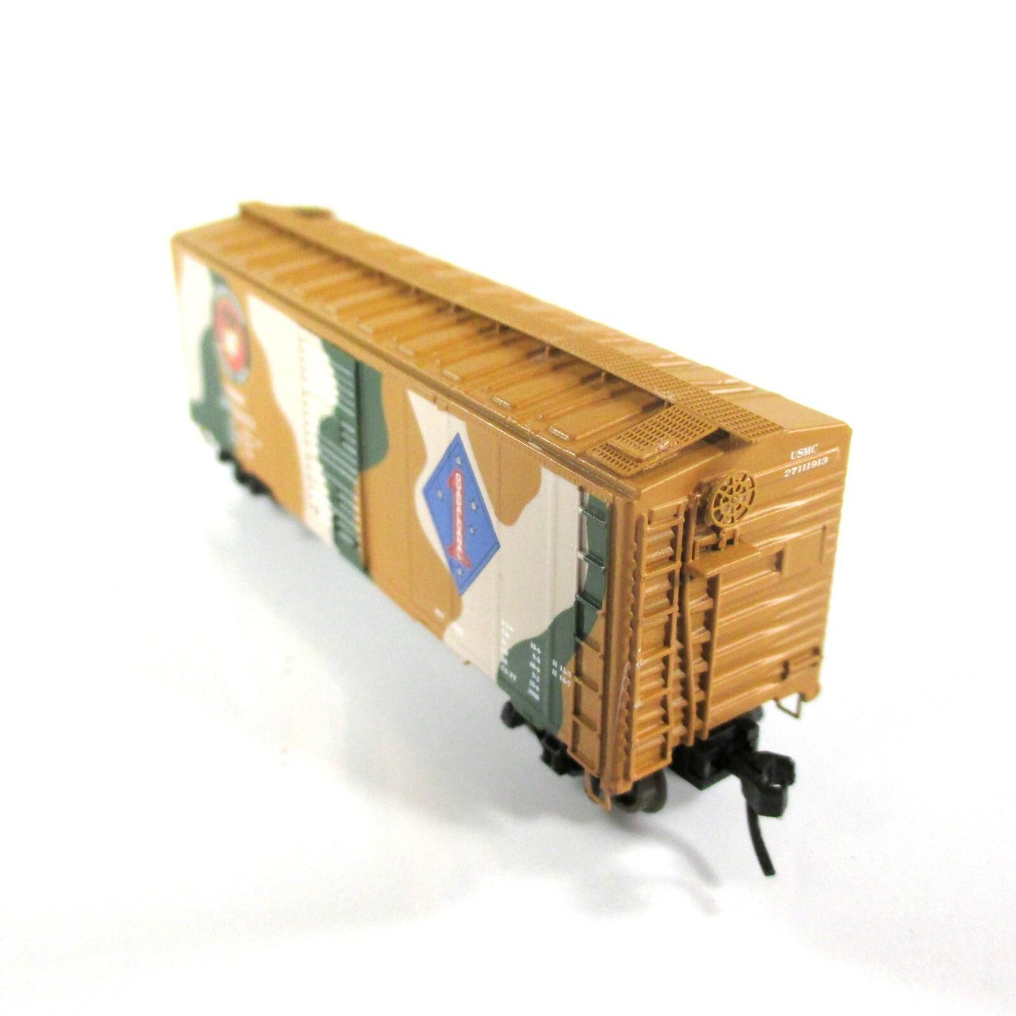 N Scale ***US MARINES GUADALCANAL*** 40' Box Car - USMC 27111913 - DELUXE 240141