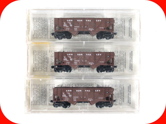 N Scale ***LEHIGH VALLEY*** 33' Twin-Bay Coal Hopper 3-Pack - Micro Trains 57032