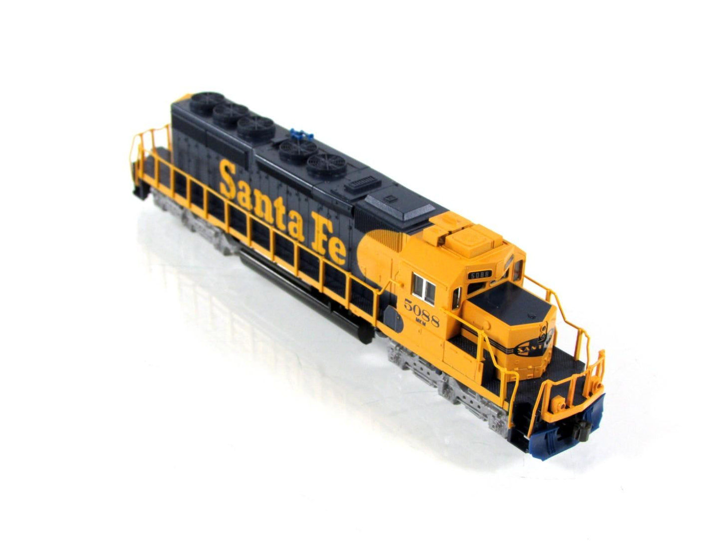 N Scale ***SANTA FE** SD40-2 Diesel Locomotive, ATSF 5088 - Kato 176-8210 w/ DCC