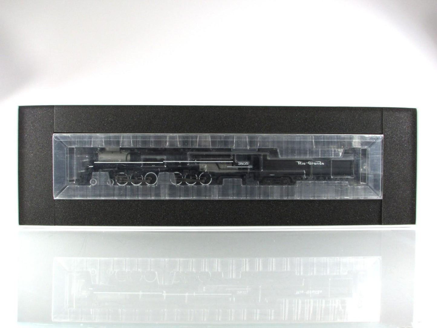 HO Scale **UNION PACIFIC** 4-6-6-4 Challenger #3805 - Broadway 4987 DCC Paragon3