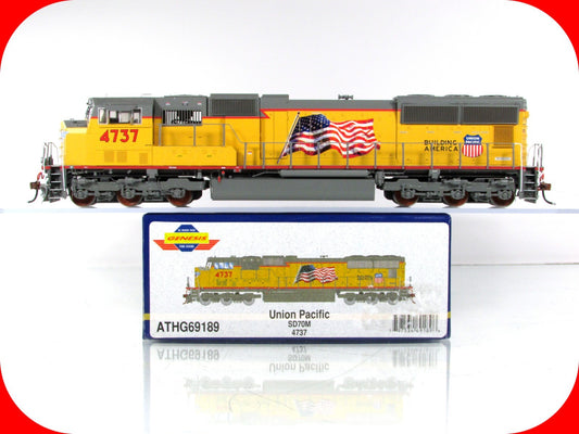 HO Scale ***UNION PACIFIC*** SD70M Locomotive #4737 -- Athearn G69189, DCC Ready