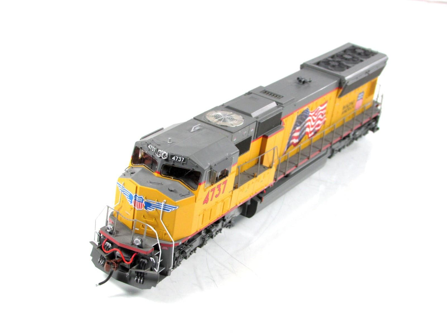 HO Scale ***UNION PACIFIC*** SD70M Locomotive #4737 -- Athearn G69189, DCC Ready