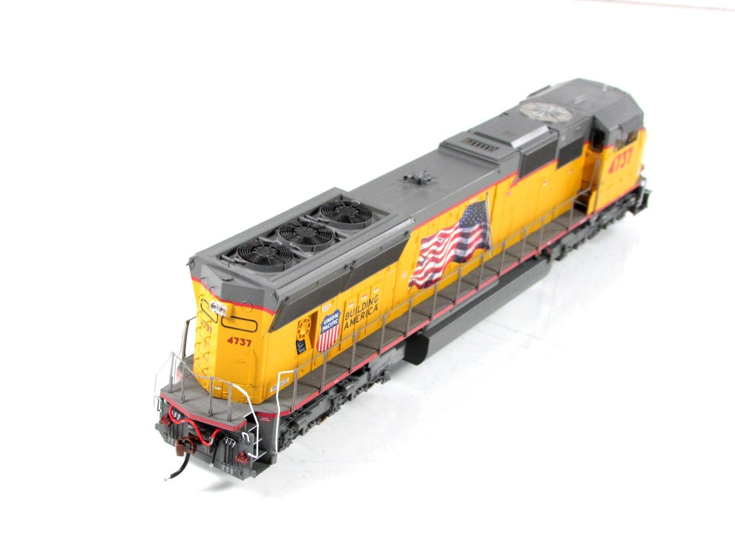 HO Scale ***UNION PACIFIC*** SD70M Locomotive #4737 -- Athearn G69189, DCC Ready