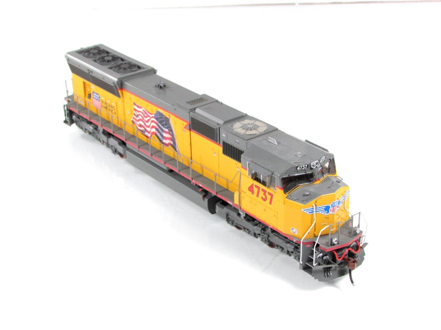 HO Scale ***UNION PACIFIC*** SD70M Locomotive #4737 -- Athearn G69189, DCC Ready