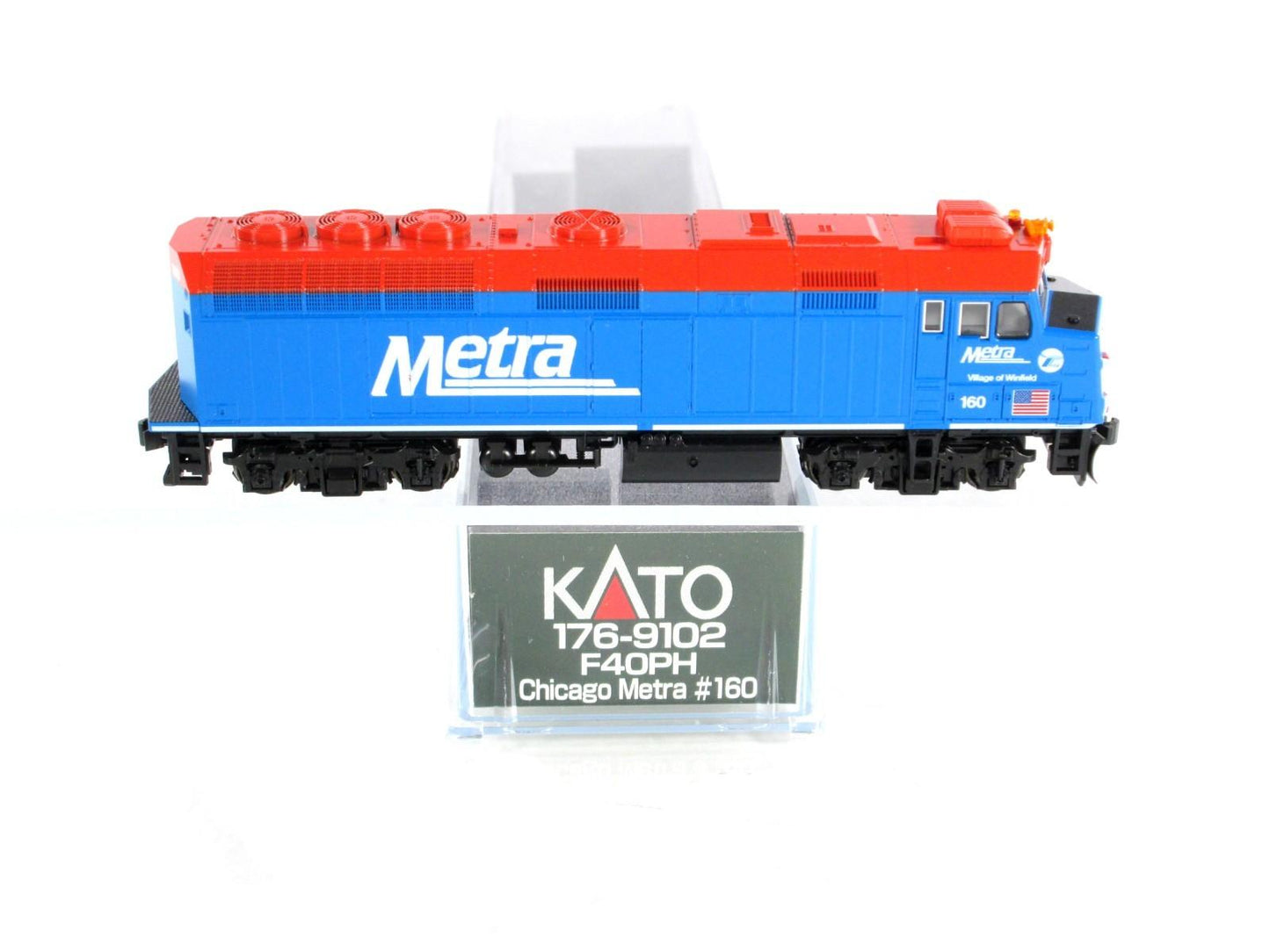 N Scale ***CHICAGO METRA** EMD F40PH Locomotive #160 - Kato 176-9102 **DCC Ready