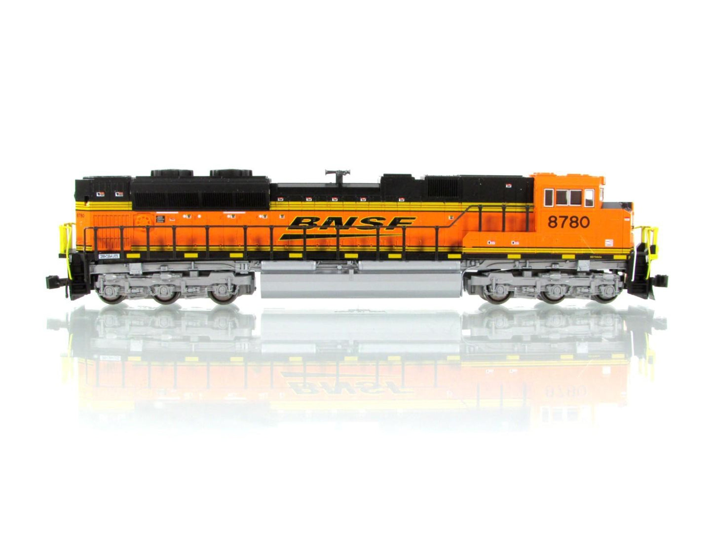 N Scale ***BNSF*** SD70ACe Locomotive #8780 ----- Kato 176-8526-LS, DCC LokSound