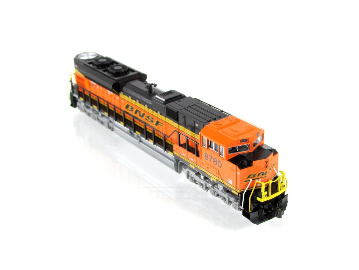 N Scale ***BNSF*** SD70ACe Locomotive #8780 ----- Kato 176-8526-LS, DCC LokSound