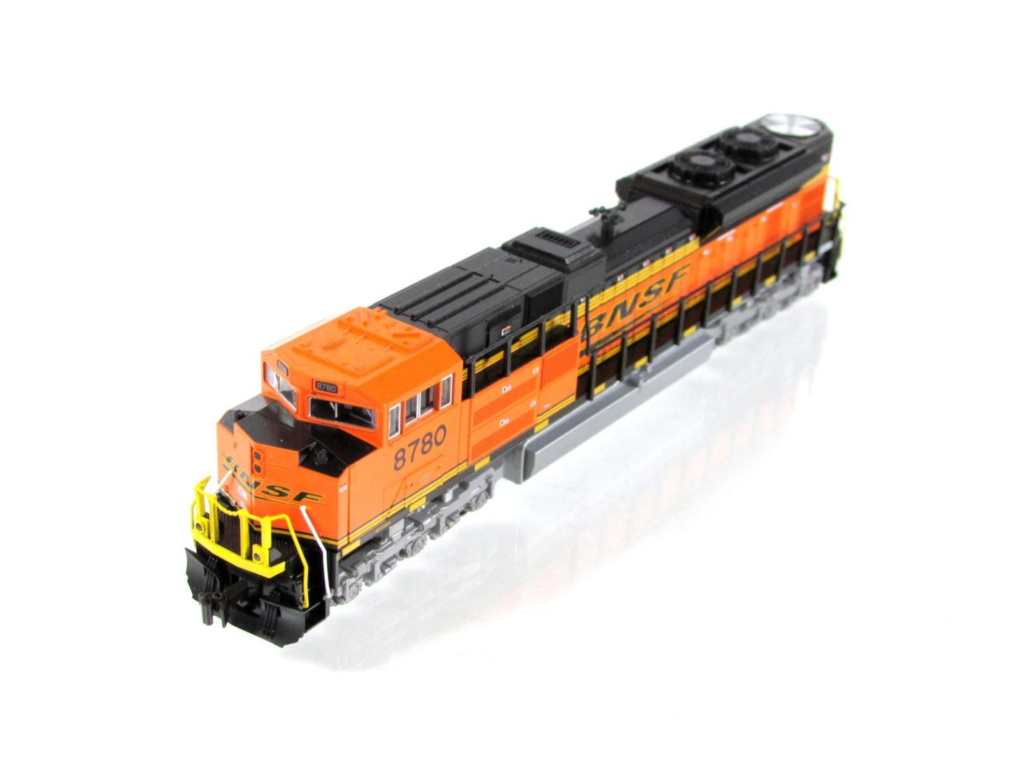 N Scale ***BNSF*** SD70ACe Locomotive #8780 ----- Kato 176-8526-LS, DCC LokSound
