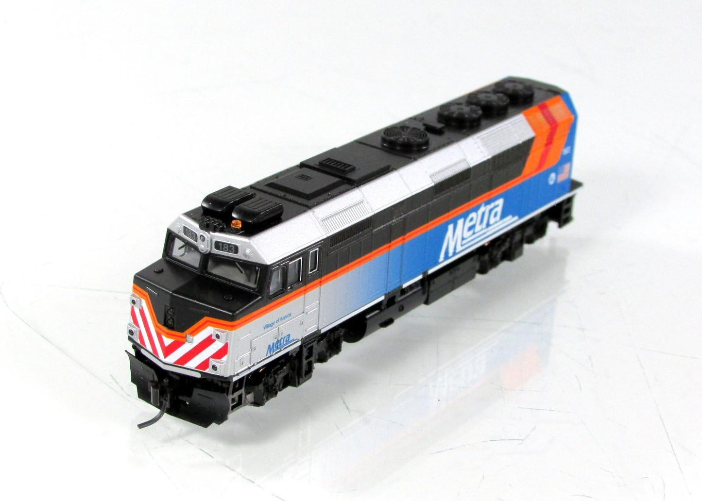 N Scale **CHICAGO METRA* F40PH *Village Of Itasca* #183 - Kato 176-9108 *DCC Rdy