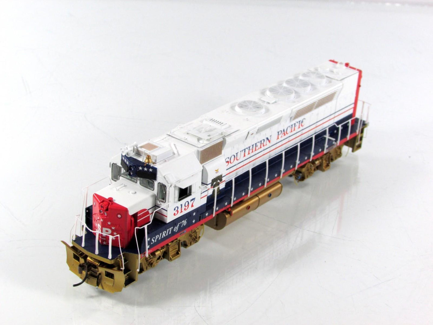 HO Scale **SP** GP40P-2 Diesel **Spirit of 76** #3197 -- Athearn G40758, DCC Rdy