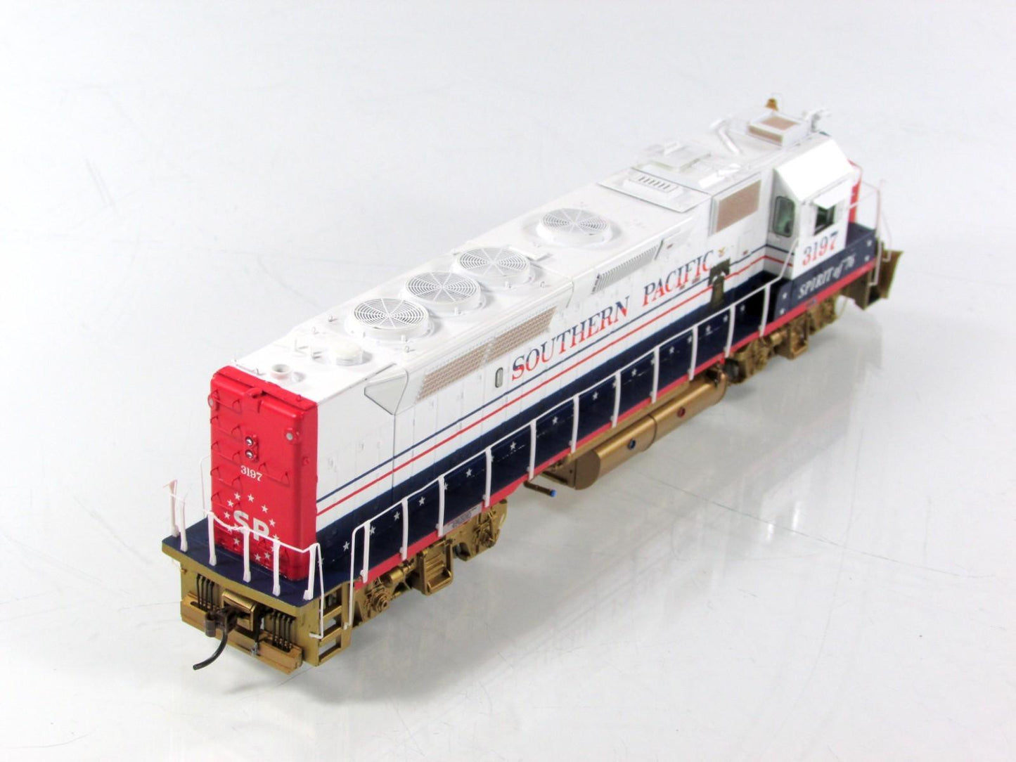 HO Scale **SP** GP40P-2 Diesel **Spirit of 76** #3197 -- Athearn G40758, DCC Rdy