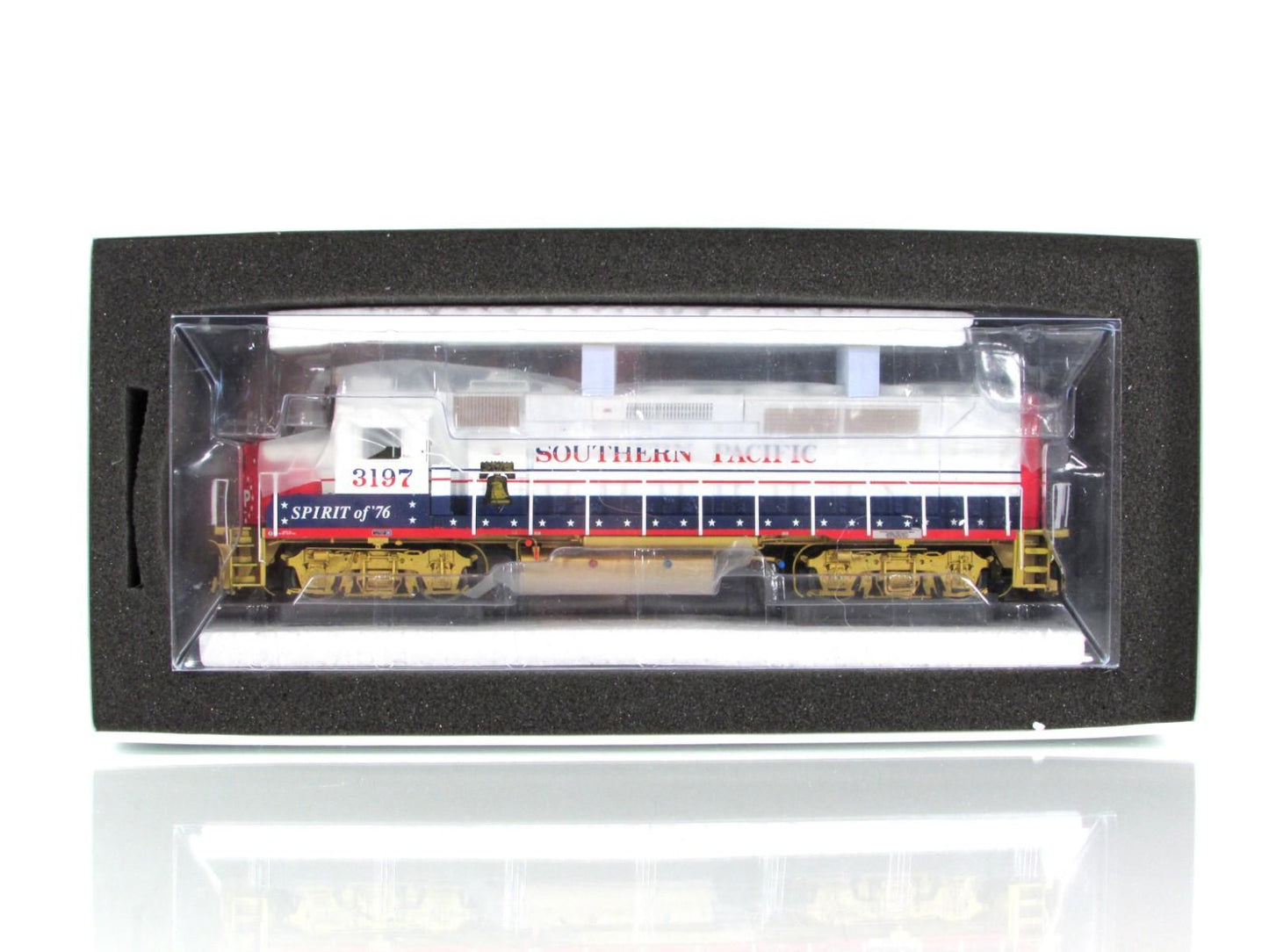 HO Scale **SP** GP40P-2 Diesel **Spirit of 76** #3197 -- Athearn G40758, DCC Rdy