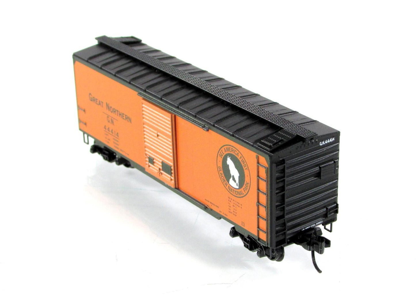 N Scale ***GREAT NORTHERN*** 40 Box Car 8-Pack ---- Micro Trains 99300820