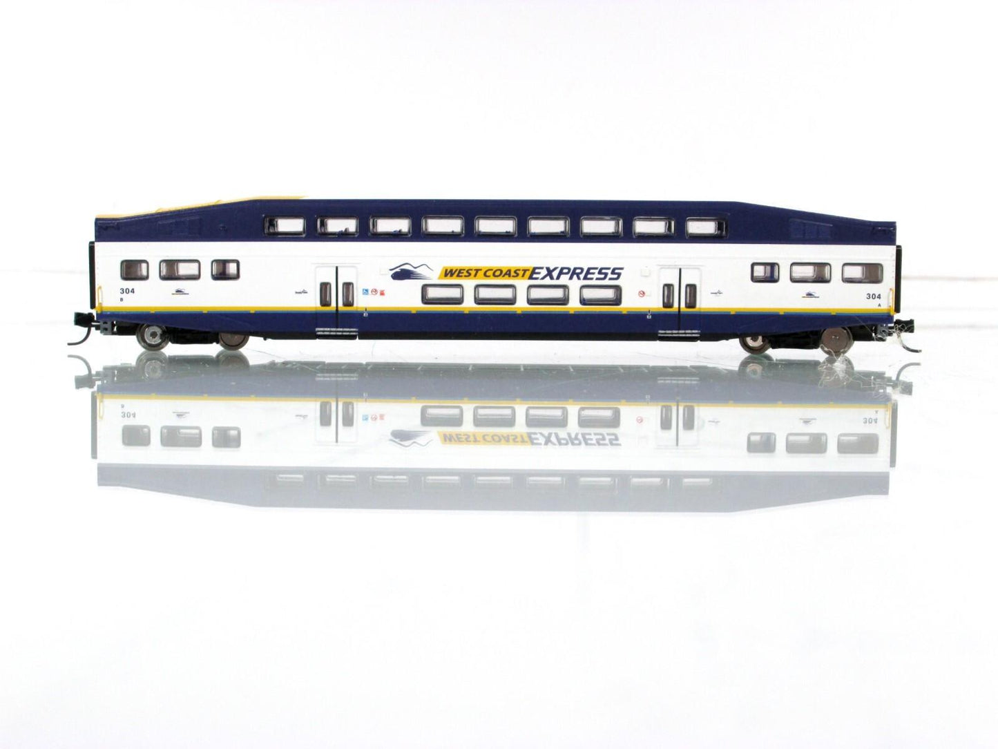 N Scale ***WEST COAST EXPRESS*** Bombardier Coach Car #304 ------- Athearn 10164