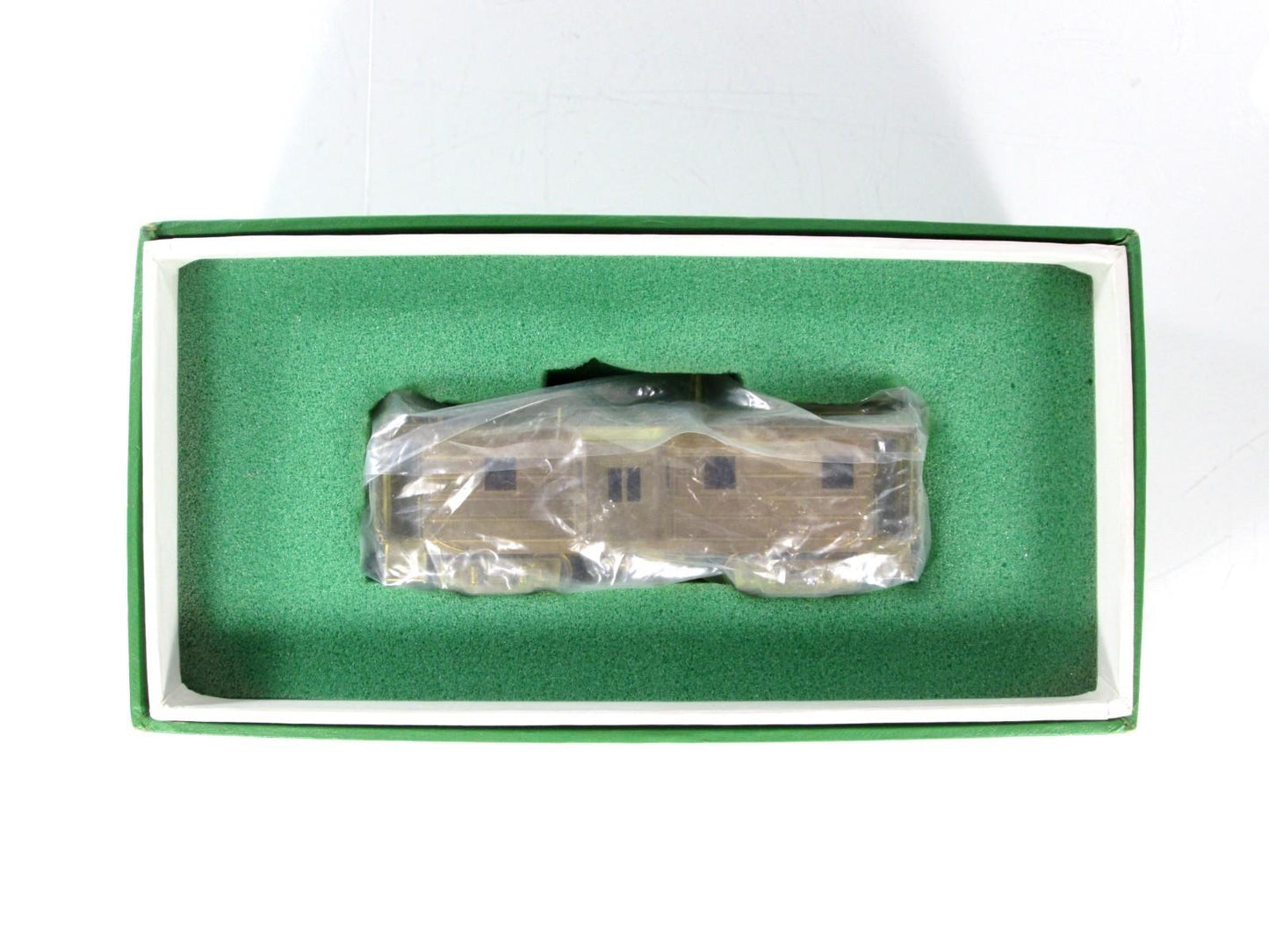 N Scale BRASS ***Milwaukee Road*** Bay Window Caboose -- Overland OMI-1185, Ajin