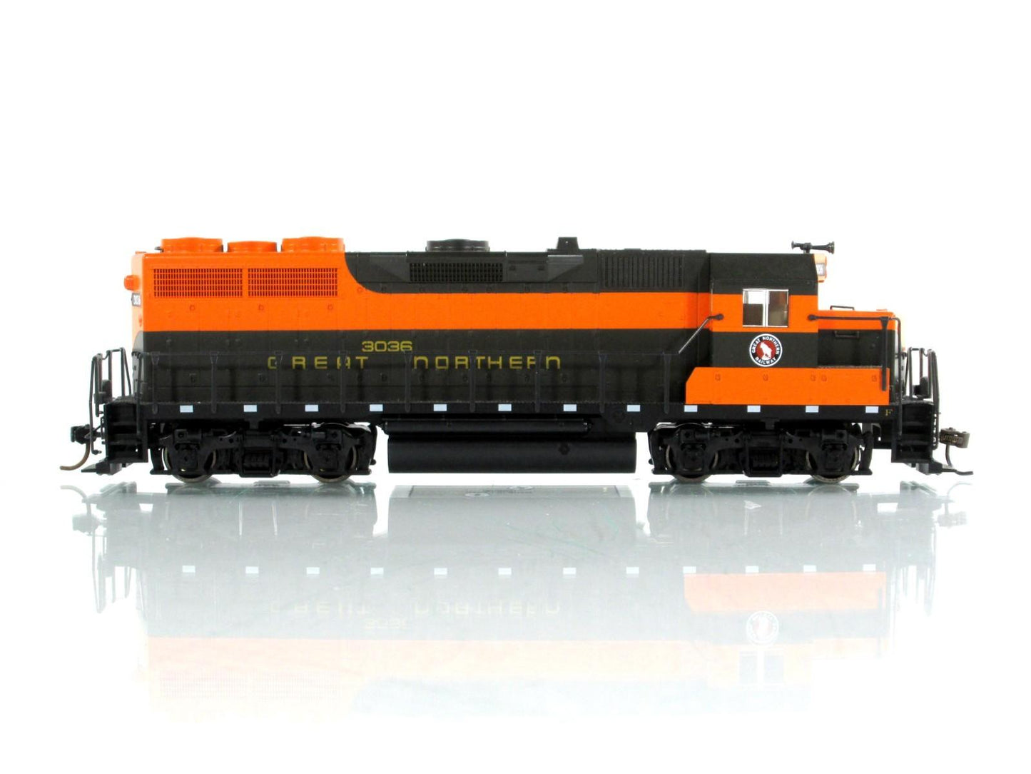 HO Scale ***GREAT NORTHERN*** SD35 Phase 1, GN 3006 -- Kato 37-3003, DCC Ready