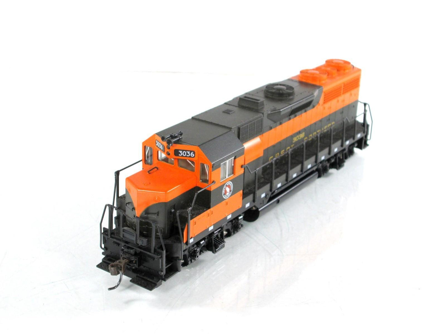 HO Scale ***GREAT NORTHERN*** SD35 Phase 1, GN 3006 -- Kato 37-3003, DCC Ready