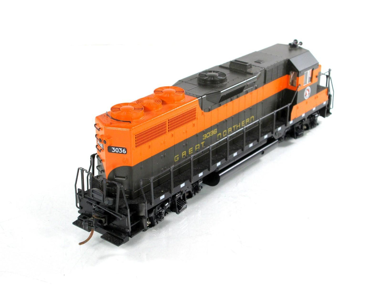 HO Scale ***GREAT NORTHERN*** SD35 Phase 1, GN 3006 -- Kato 37-3003, DCC Ready