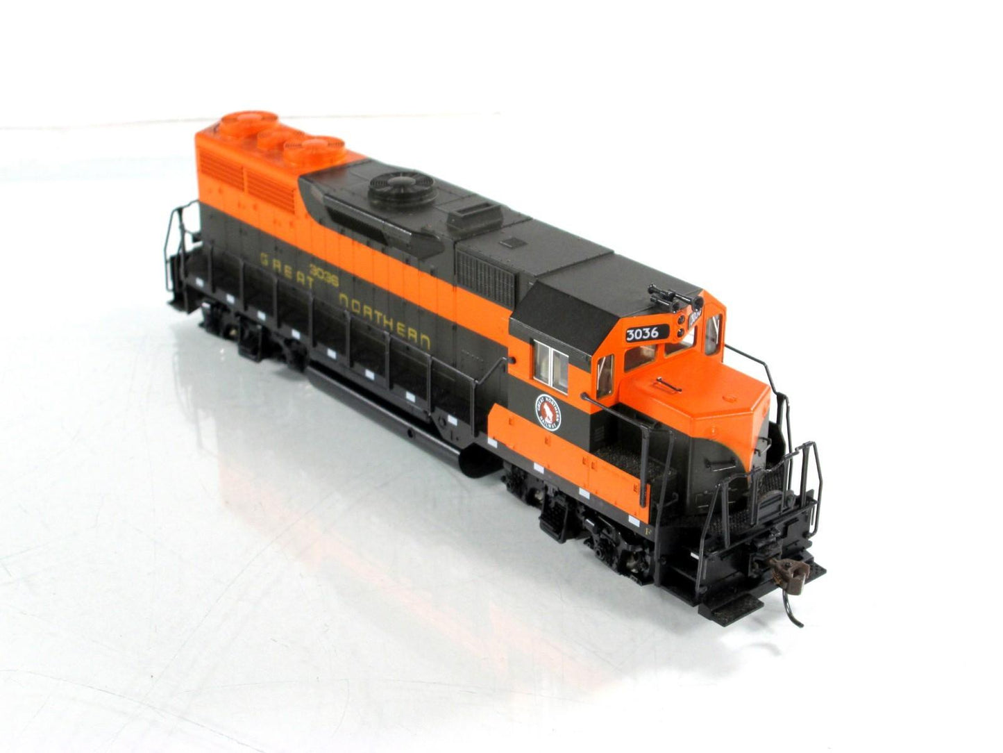 HO Scale ***GREAT NORTHERN*** SD35 Phase 1, GN 3006 -- Kato 37-3003, DCC Ready