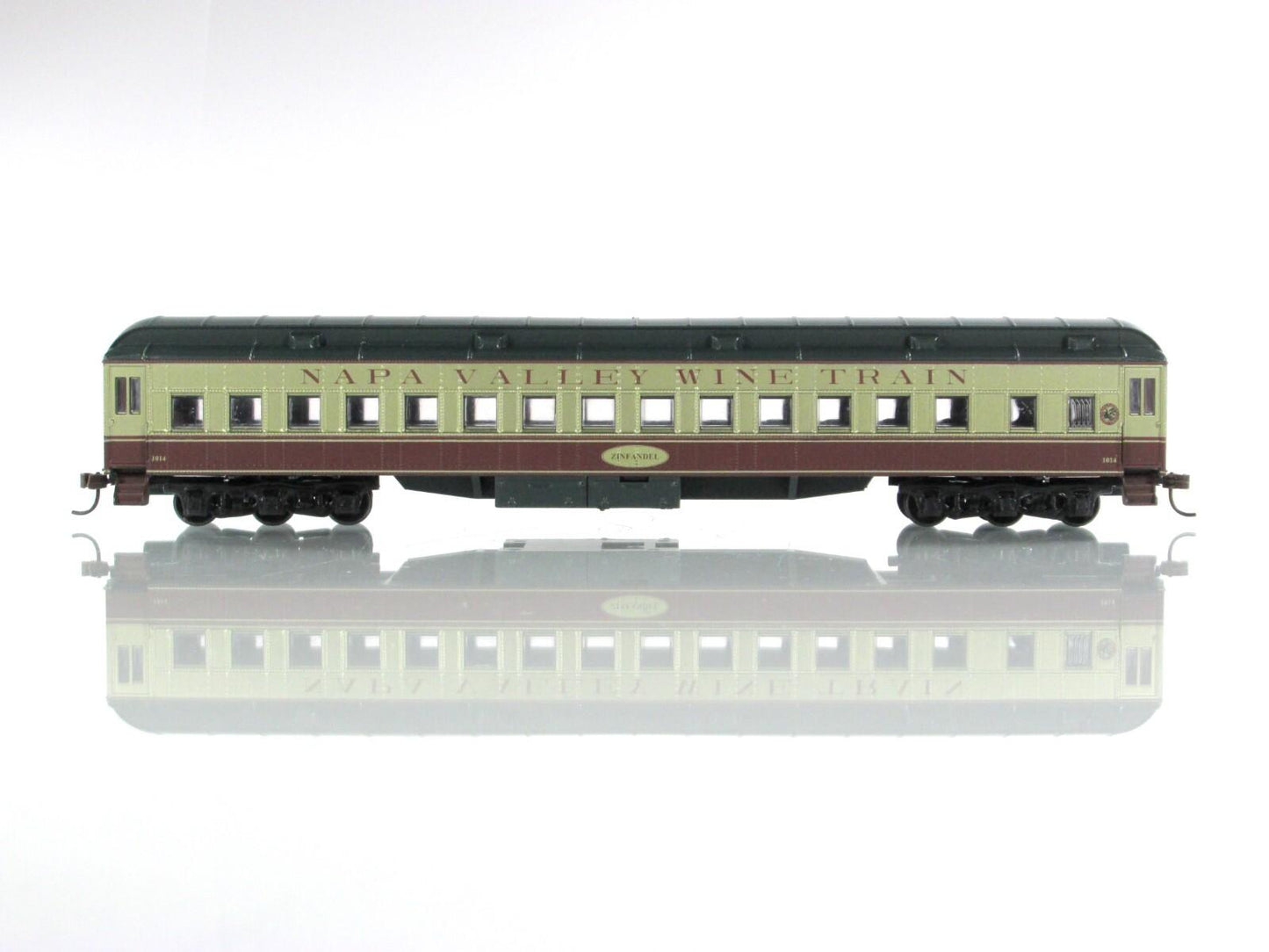 HO Scale **NAPA VALLEY** *Zinfandel* Coach, NVRR 1014 - Athearn 8502, Metal Whls