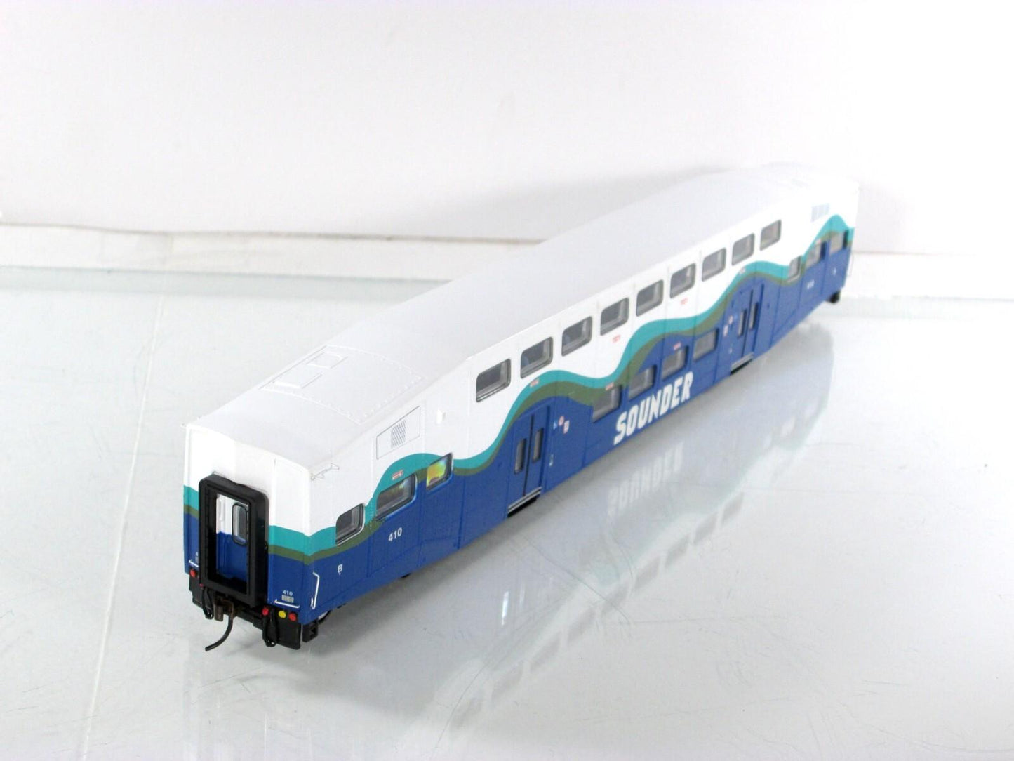 HO Scale ***SEATTLE SOUNDER*** Bombardier Commuter Coach #410 ---- Athearn 25712