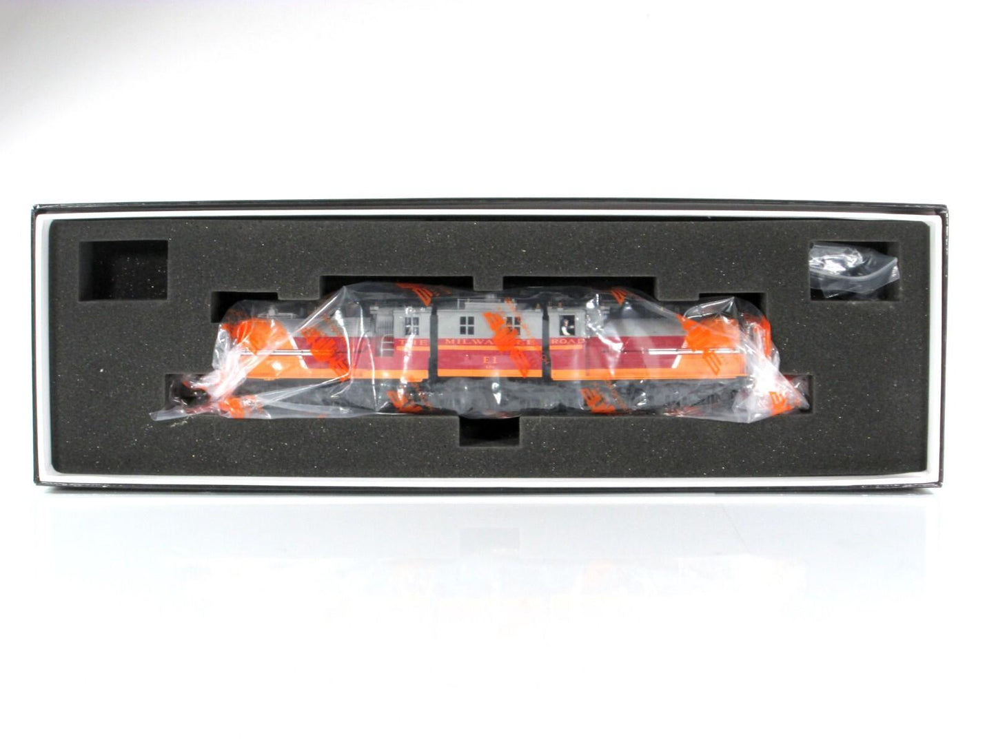 HO Scale **MILWAUKEE ROAD BI-POLAR ELECTRIC** #E-1 - MTH 80-2141 DCC Sound *READ