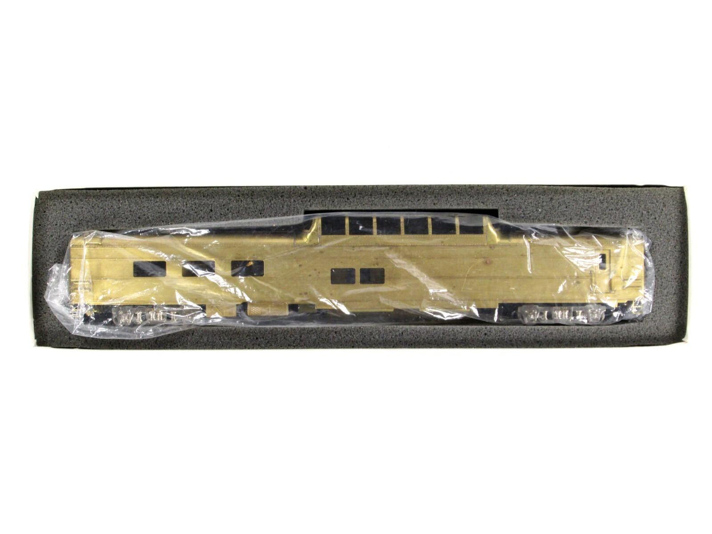 HO Scale BRASS ***UNION PACIFIC*** Dome-Chair Passenger Car #8000 - Soho 0467