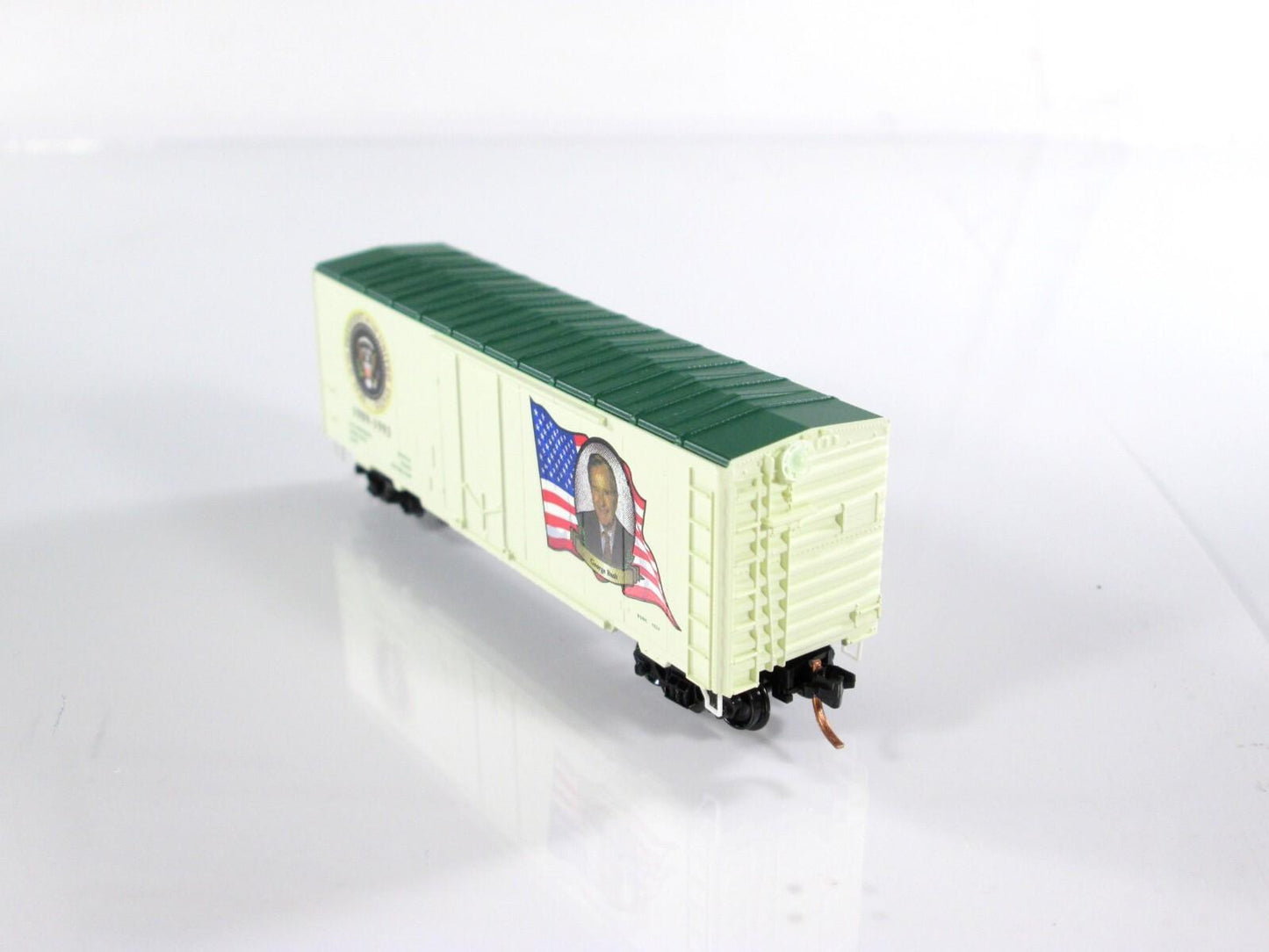 N Scale ***GEORGE H W BUSH*** Presidential Box Car -Micro Trains 07400128 **RARE