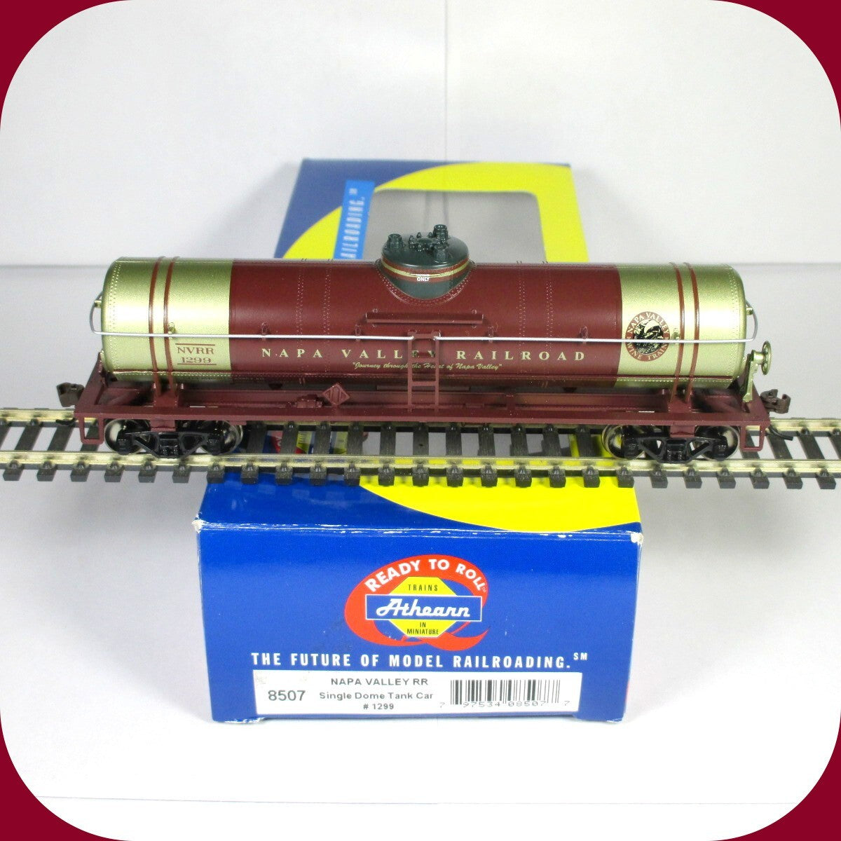 HO Scale ***NAPA VALLEY** Railroad Wine Train Tank Car, NVRR-1299 - Athearn 8507