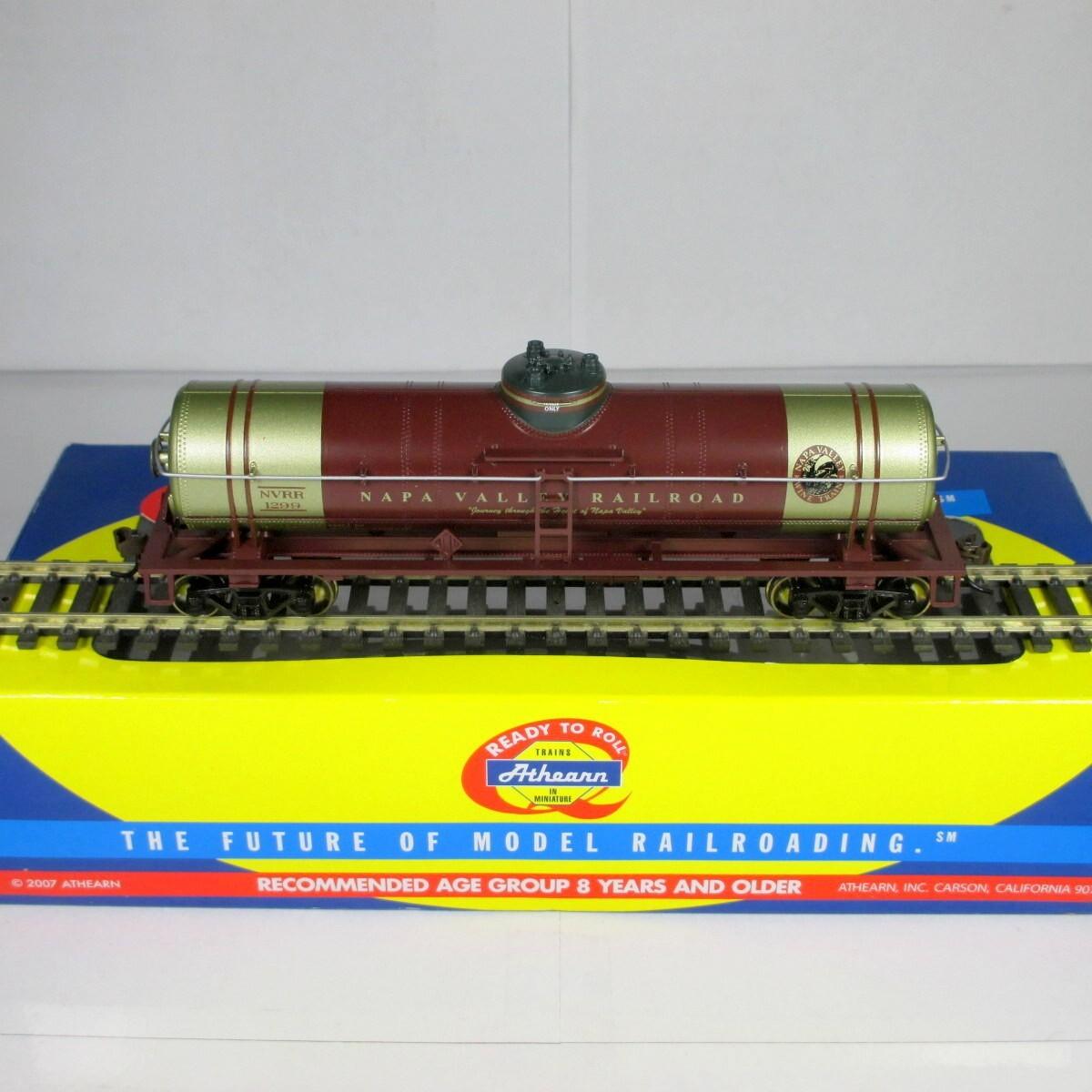 HO Scale ***NAPA VALLEY** Railroad Wine Train Tank Car, NVRR-1299 - Athearn 8507