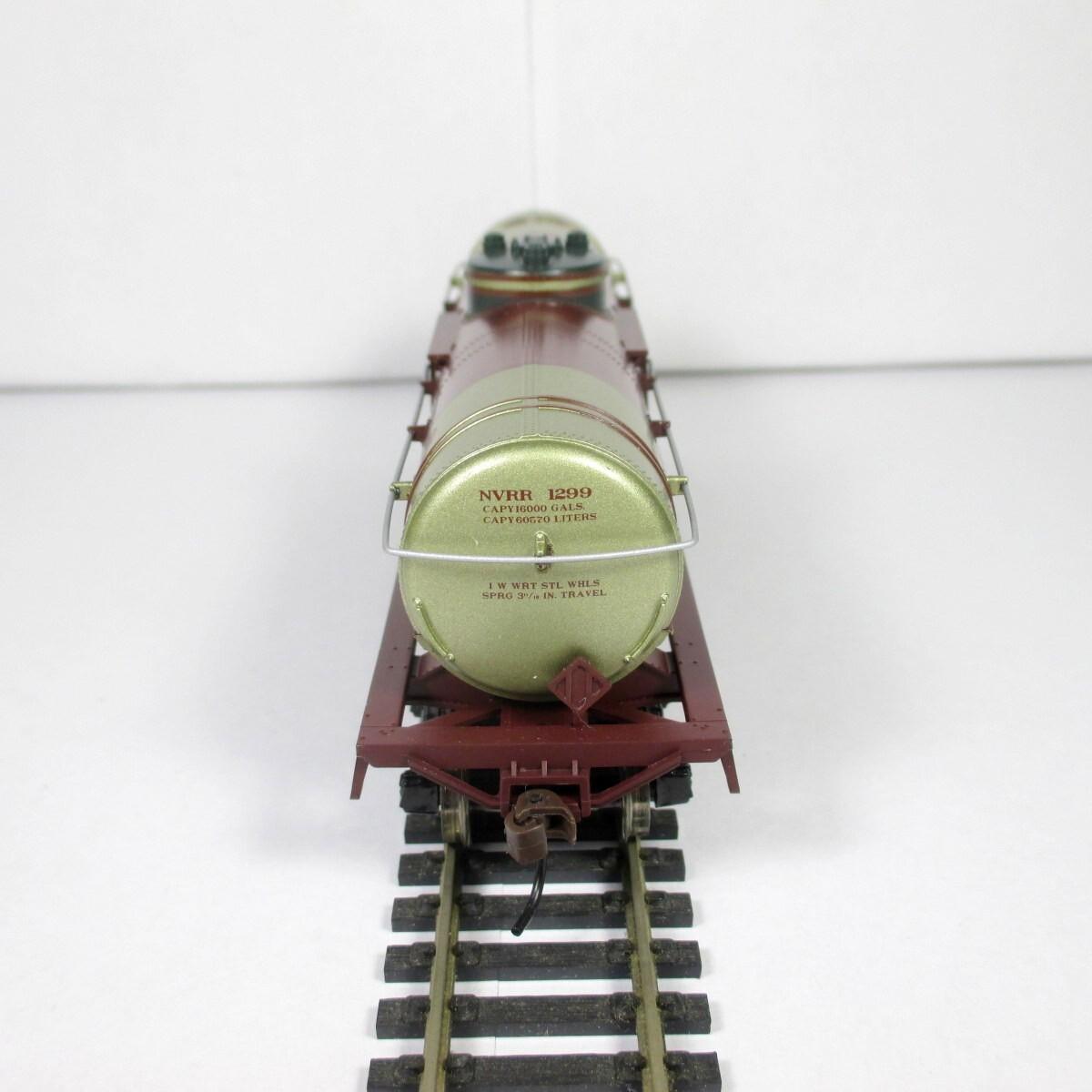 HO Scale ***NAPA VALLEY** Railroad Wine Train Tank Car, NVRR-1299 - Athearn 8507