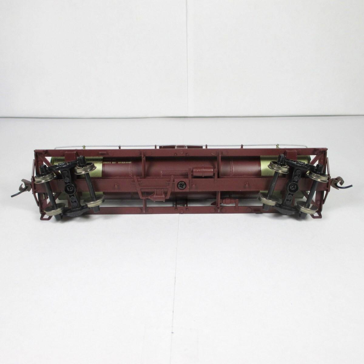 HO Scale ***NAPA VALLEY** Railroad Wine Train Tank Car, NVRR-1299 - Athearn 8507