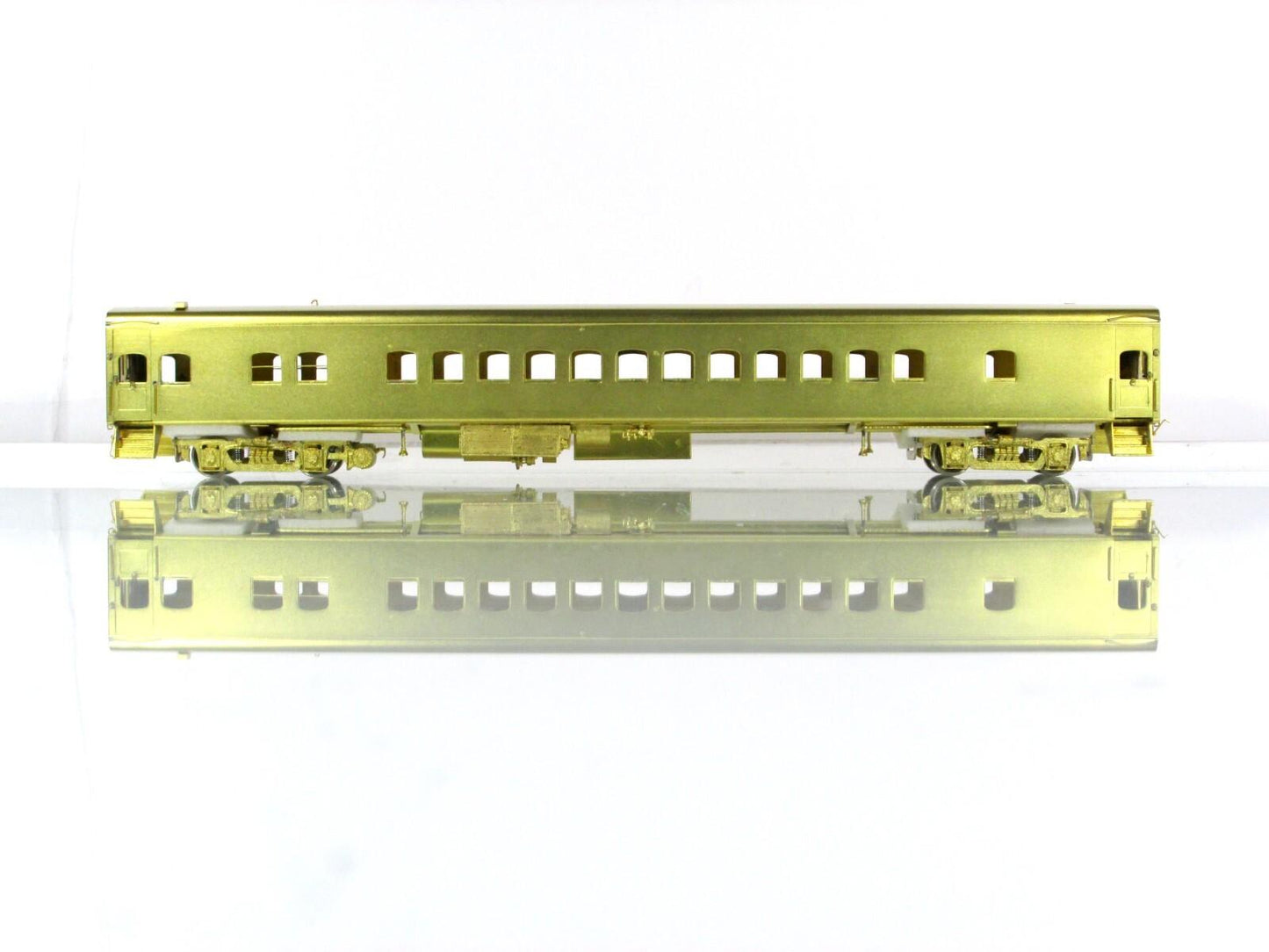 HO Scale BRASS ***MILWAUKEE ROAD HIAWATHA*** Coach #4401-4440 -- Overland Models