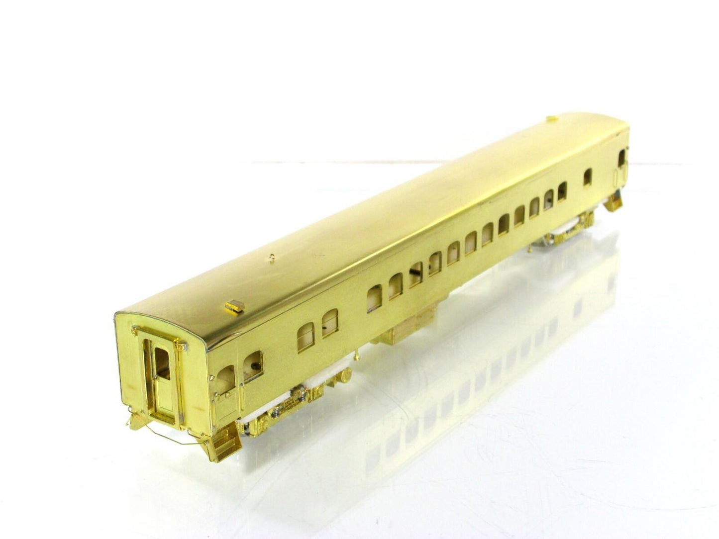 HO Scale BRASS ***MILWAUKEE ROAD HIAWATHA*** Coach #4401-4440 -- Overland Models