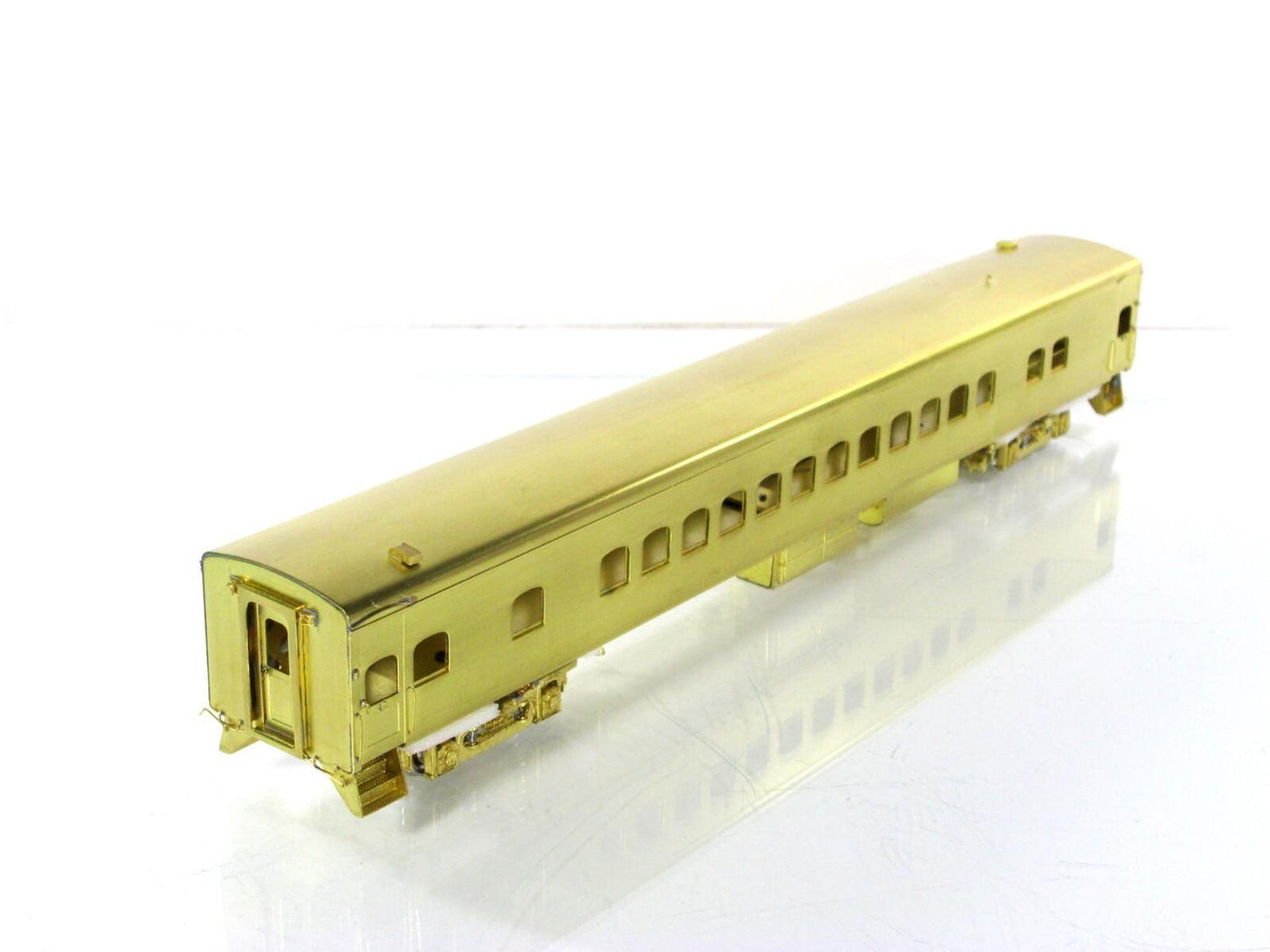 HO Scale BRASS ***MILWAUKEE ROAD HIAWATHA*** Coach #4401-4440 -- Overland Models