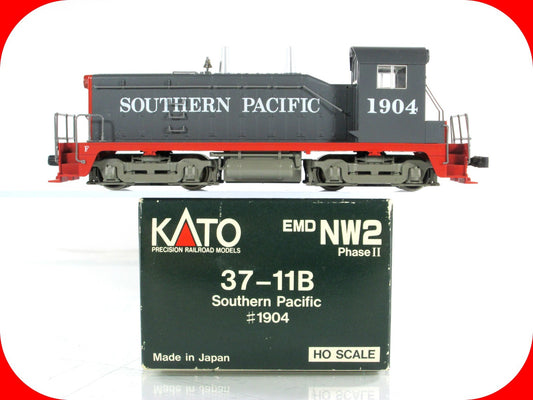 HO Scale ***SOUTHERN PACIFIC*** NW2 Phase II Locomotive, SP 1904 --- Kato 37-11B