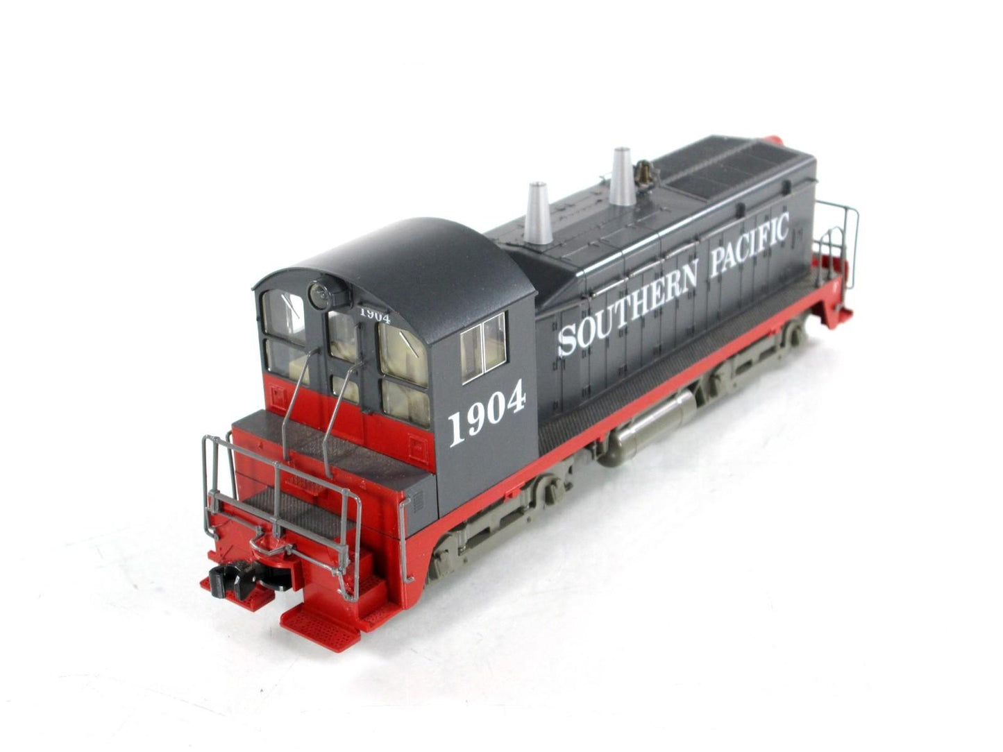 HO Scale ***SOUTHERN PACIFIC*** NW2 Phase II Locomotive, SP 1904 --- Kato 37-11B