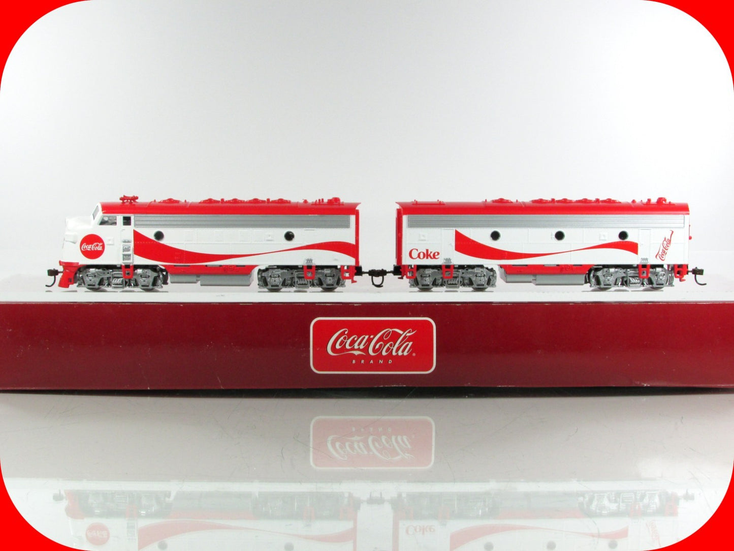 HO Scale ***COCA COLA*** F7A F7B Locomotive Set - Athearn 8292, Knuckle Couplers