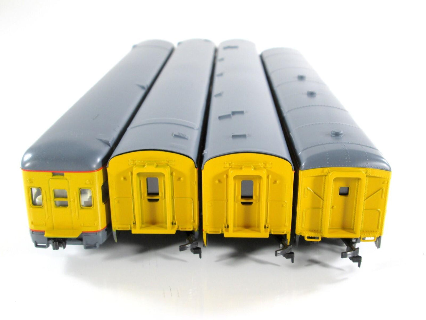 HO Scale ***UNION PACIFIC*** 1930s Lightweight Passenger Set B -- Rivarossi 6965