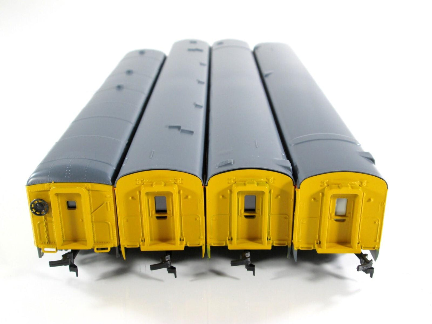 HO Scale ***UNION PACIFIC*** 1930s Lightweight Passenger Set B -- Rivarossi 6965