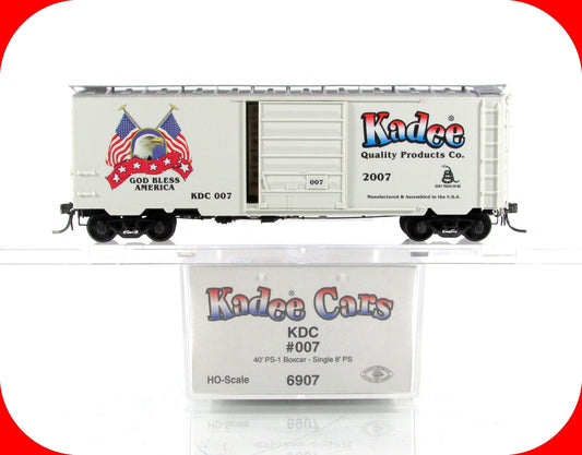 HO Scale ***GOD BLESS AMERICA*** 40' Box Car #007 --- Kadee Special Limited 6907
